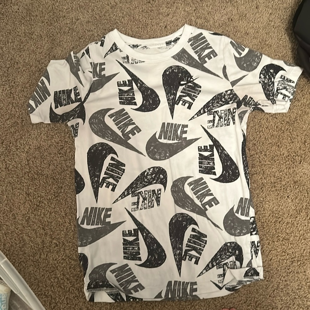 Nike t-shirt